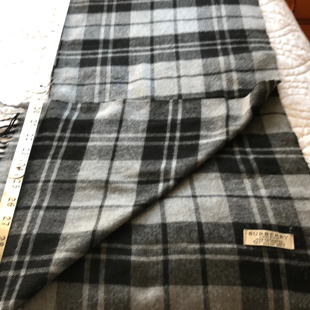 Burberry cashmere scarf mens/women - Picture 1 of 3